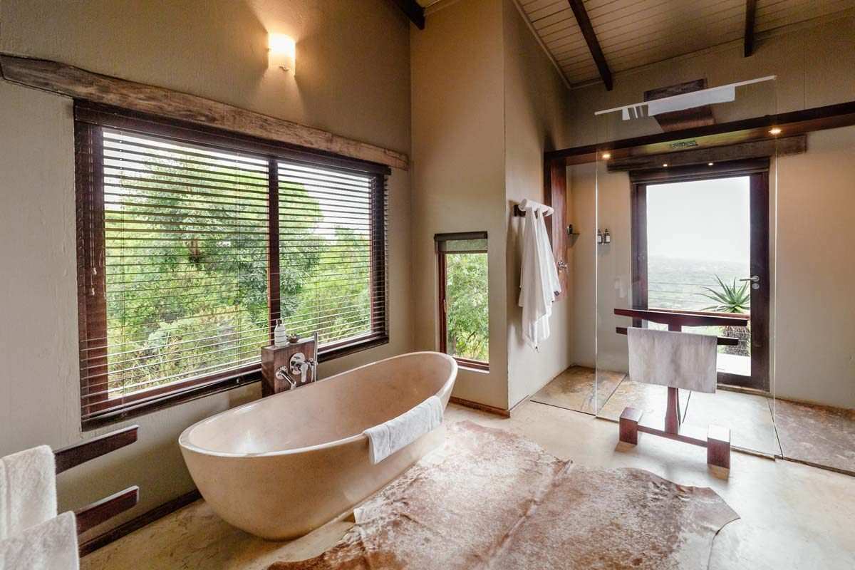 Rhino Ridge Safari Lodge Bathroom