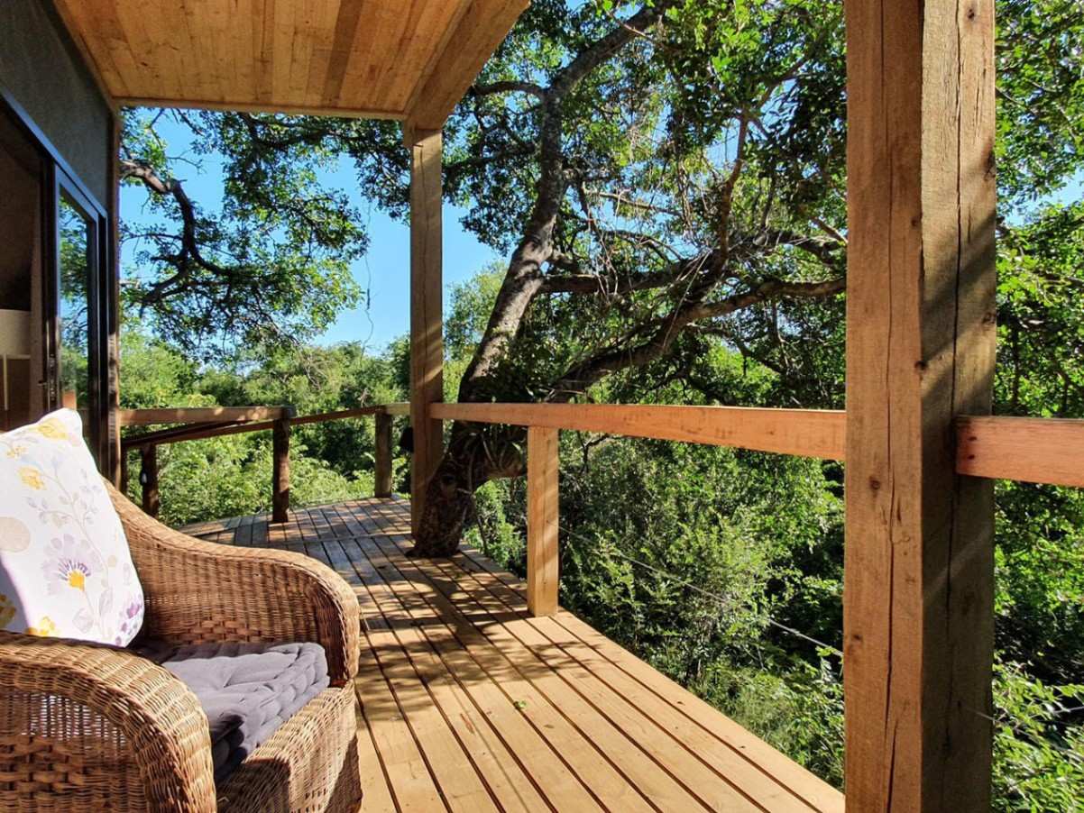 Kingfisher Creek Lodge Deck